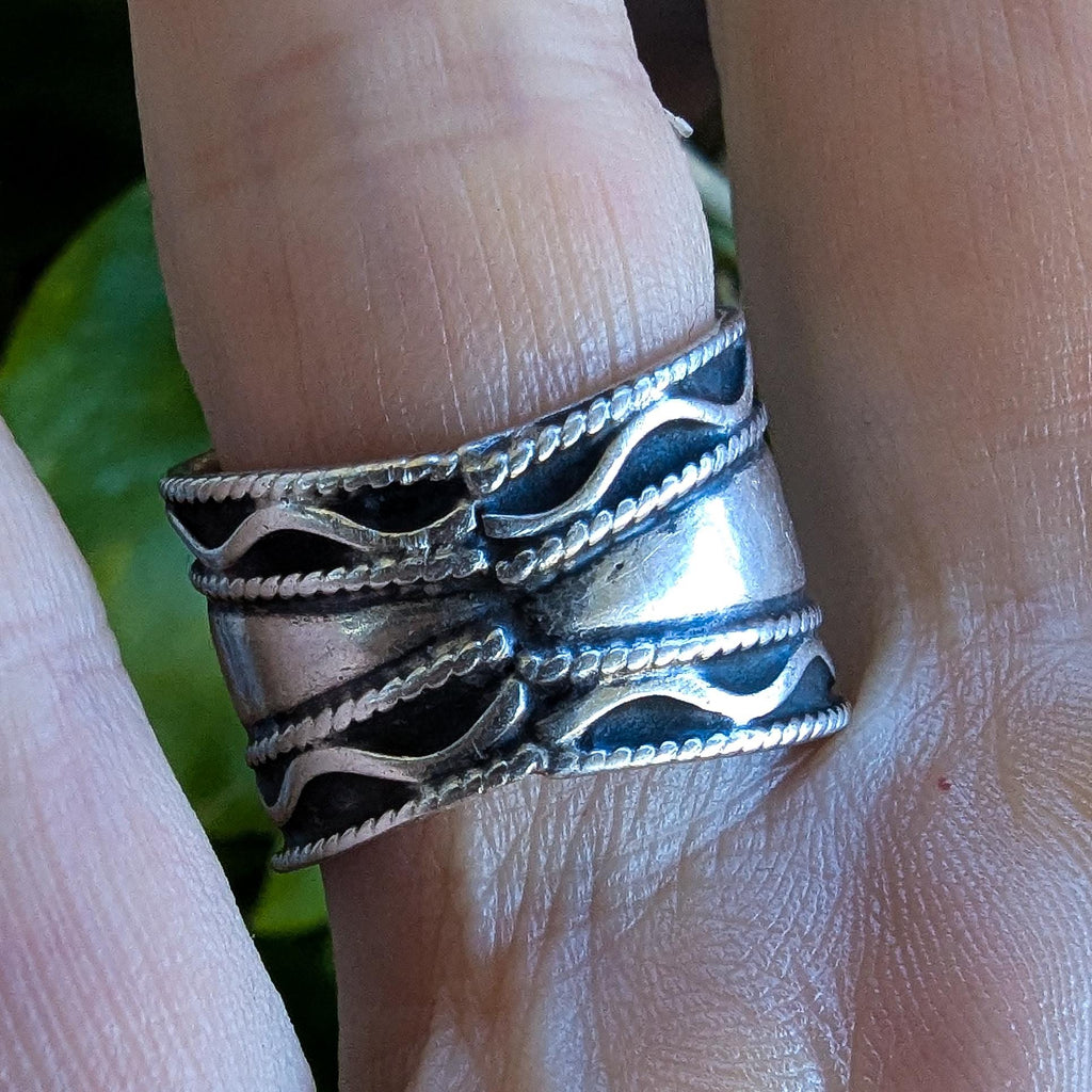 Sterling Silver wide band statement ring rope details - preloved