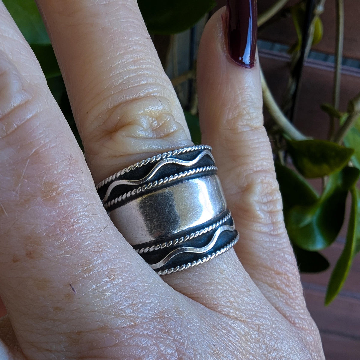 Sterling Silver wide band statement ring rope details - preloved