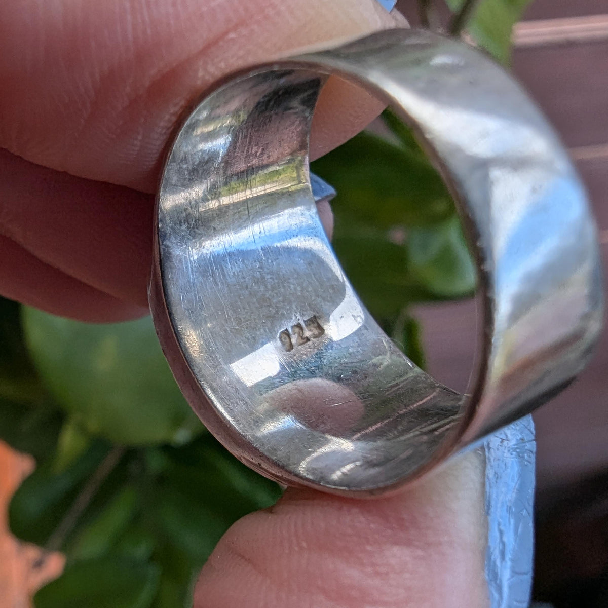Vintage Natural Mother of Pearl & Sterling Silver ring